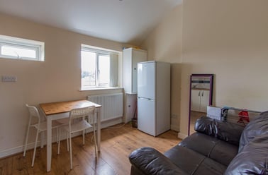 Colum Road, Cathays, Cardiff - Image 3